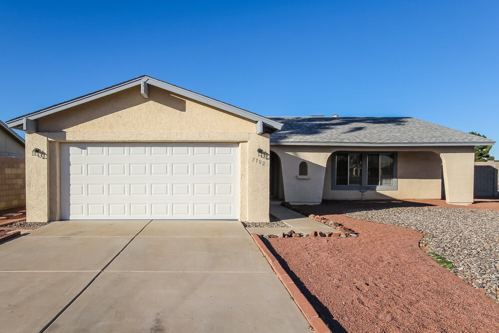 7102 W Palo Verde Ave in Peoria, AZ - Building Photo
