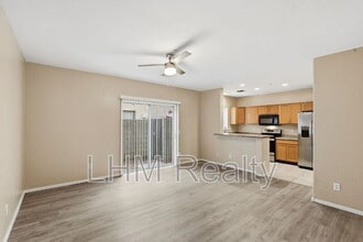 15818 N 25th St in Phoenix, AZ - Building Photo - Building Photo