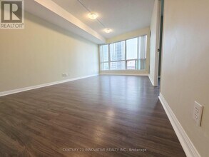 18 Lee Centre Dr in Toronto, ON - Building Photo - Building Photo