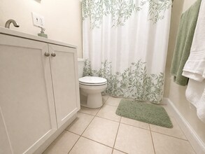 1056 Cambridge St, Unit 2F in Cambridge, MA - Building Photo - Building Photo