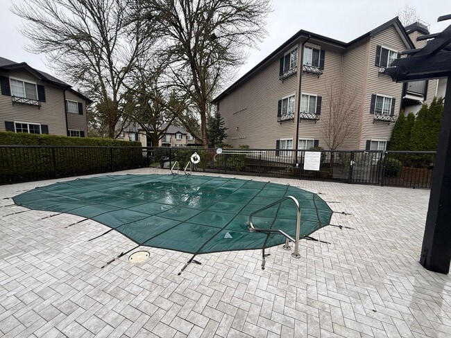 property at 916 3rd Ave