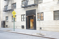 222 E 56th St in New York, NY - Foto de edificio - Building Photo