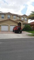 7903 NW 111th Ct in Doral, FL - Building Photo