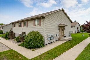 Woodside Apartments in Mt. Pleasant, MI - Building Photo