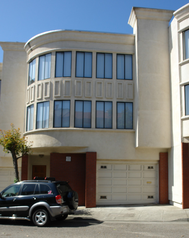 213-215 Dorado Terr. in San Francisco, CA - Foto de edificio - Building Photo