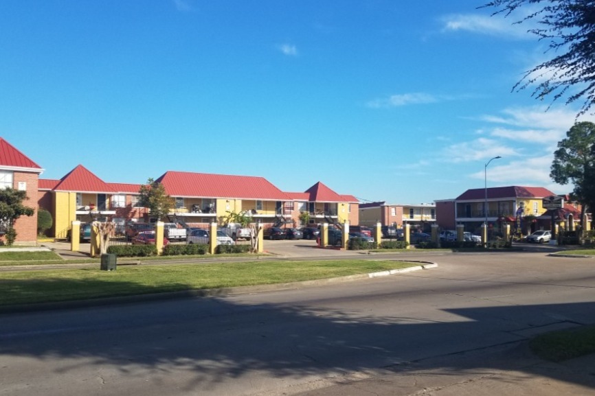 Bel Lindo Apartments in Houston, TX - Building Photo