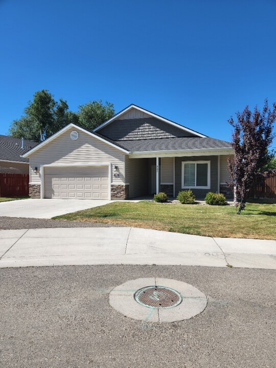 947 Americana Cir in Twin Falls, ID - Building Photo