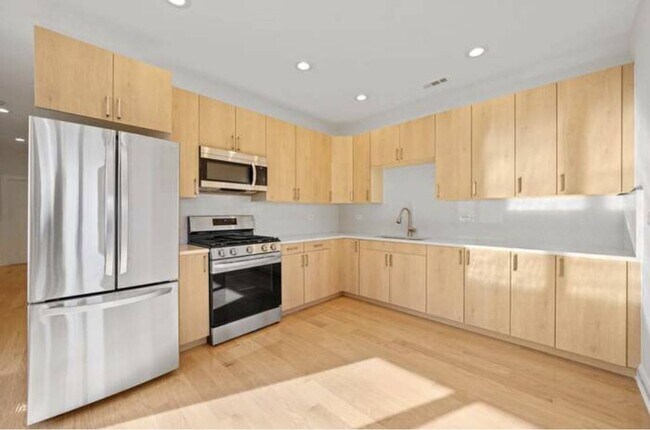 2811 W Jackson Blvd in Chicago, IL - Building Photo - Building Photo