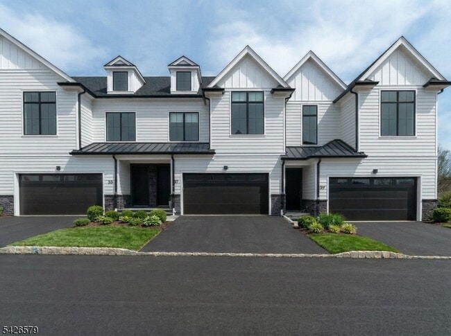 property at 27 Feldman Ct