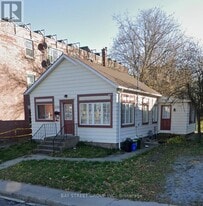 4738 Huron St in Niagara Falls, ON - Building Photo