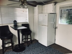 487 Lado De Loma Dr in Vista, CA - Foto de edificio - Building Photo