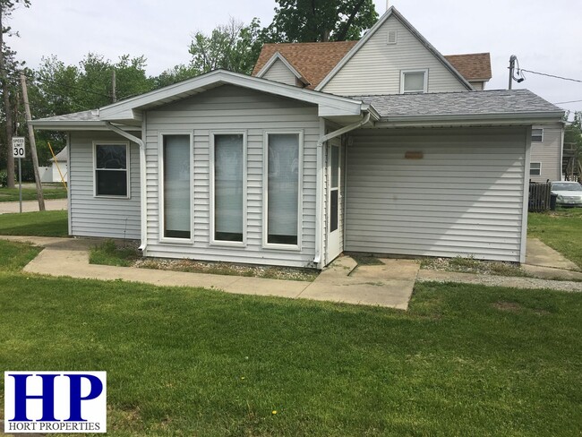 1205 3rd St in Charleston, IL - Building Photo - Building Photo