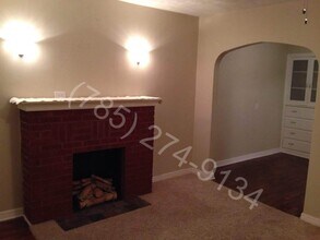 859 S 10th St in Salina, KS - Building Photo - Building Photo