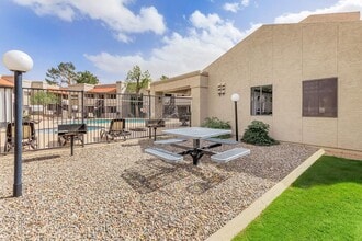 Marabrisa Condominiums in Mesa, AZ - Building Photo - Building Photo
