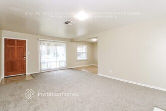 2223 Juliesse Ave in Sacramento, CA - Foto de edificio - Building Photo