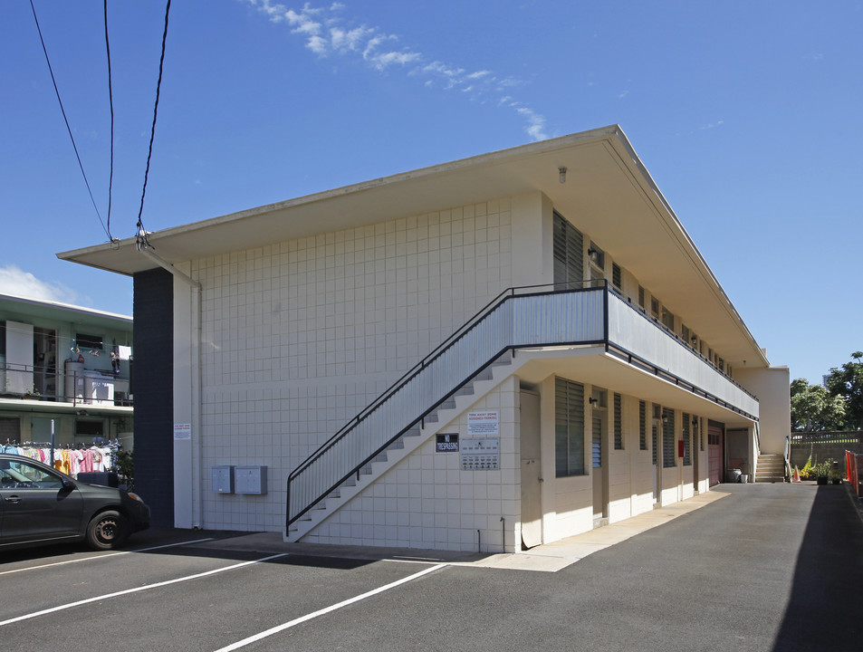 907 Makahiki Way in Honolulu, HI - Building Photo