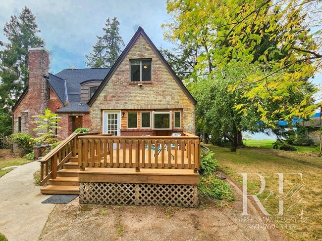 9051 Sunset Ln NW in Seabeck, WA - Building Photo - Building Photo