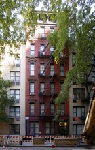 233 E 80th St in New York, NY - Foto de edificio - Building Photo