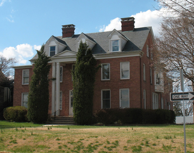 1215 E Market St in York, PA - Building Photo - Building Photo