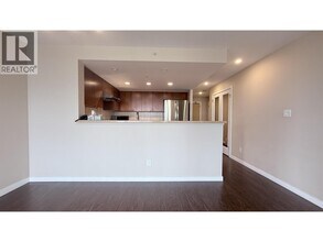 8120 Lansdowne Rd in Richmond, BC - Building Photo - Building Photo