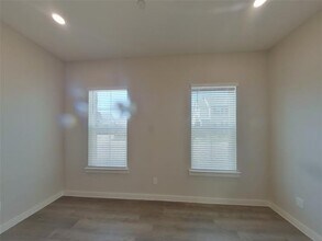 1106 Fallgate Dr in Saginaw, TX - Building Photo - Building Photo