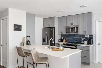 3170 Golfing Green Dr in Farmers Branch, TX - Building Photo - Building Photo