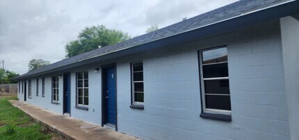 1013 Reynosa St, Unit # 1 in Mission, TX - Building Photo - Building Photo