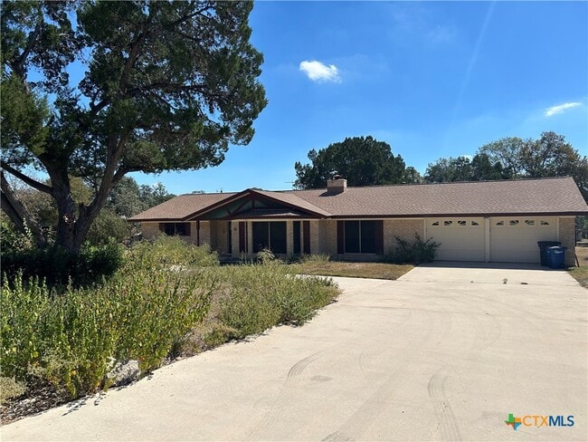 property at 11 La Mesa Dr