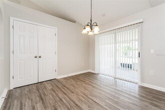 210 Dalton Dr in Kissimmee, FL - Foto de edificio - Building Photo