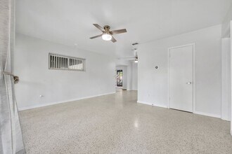 3615 Pelican Ln in Orlando, FL - Building Photo - Building Photo