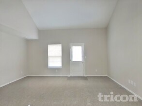 484 Brookstone Dr in Greenfield, IN - Building Photo - Building Photo