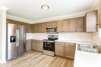 14227 Waterlyn Dr in Charlotte, NC - Foto de edificio - Building Photo