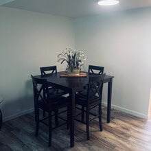 1990 Benita Dr in Rancho Cordova, CA - Foto de edificio - Building Photo