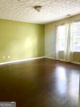8101 Fairington Ridge Cir in Stonecrest, GA - Building Photo - Building Photo