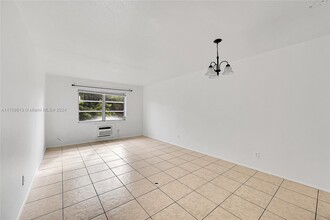 1350 E Sample Rd in Pompano Beach, FL - Building Photo - Building Photo