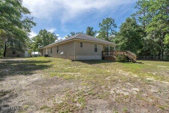 4213 Leisure Lakes Dr in Chipley, FL - Building Photo - Building Photo