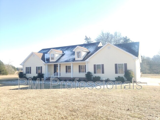 505 Burns Rd in Shelbyville, TN - Building Photo - Building Photo