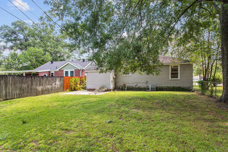 1768 College Dr in Baton Rouge, LA - Foto de edificio - Building Photo