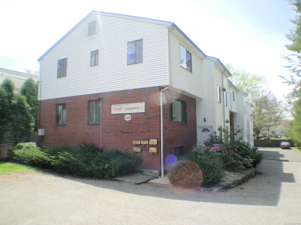 422 Courtland Ave in Stamford, CT - Building Photo