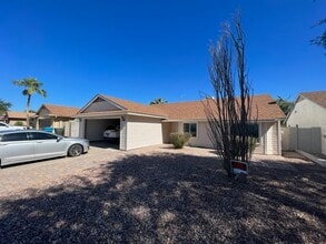 15641 N 63rd Way in Scottsdale, AZ - Building Photo - Building Photo