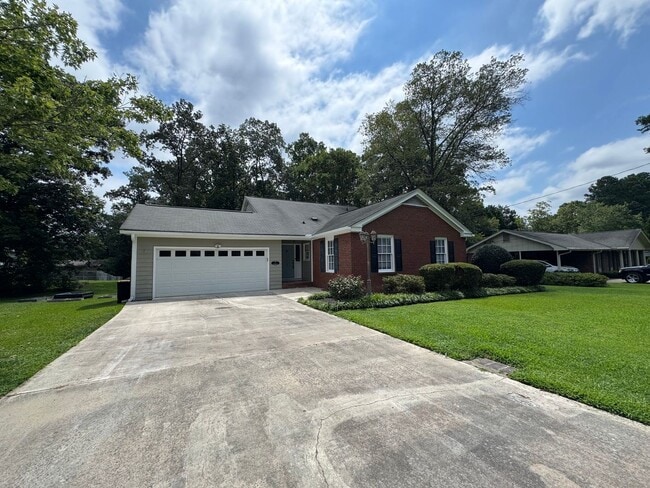 property at 3 Wilson Dr SW