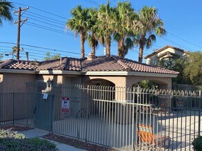 244 Crystal Rose Ct in Las Vegas, NV - Building Photo - Building Photo