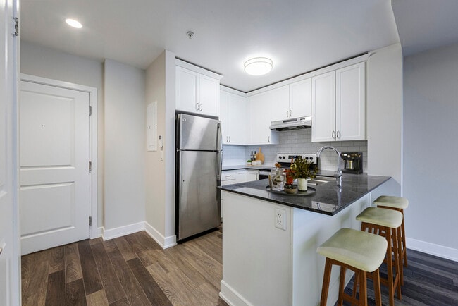 The Brock in Burlington, ON - Building Photo - Building Photo