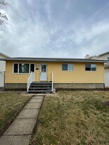 1839-1845 45 St NW in Edmonton, AB - Building Photo