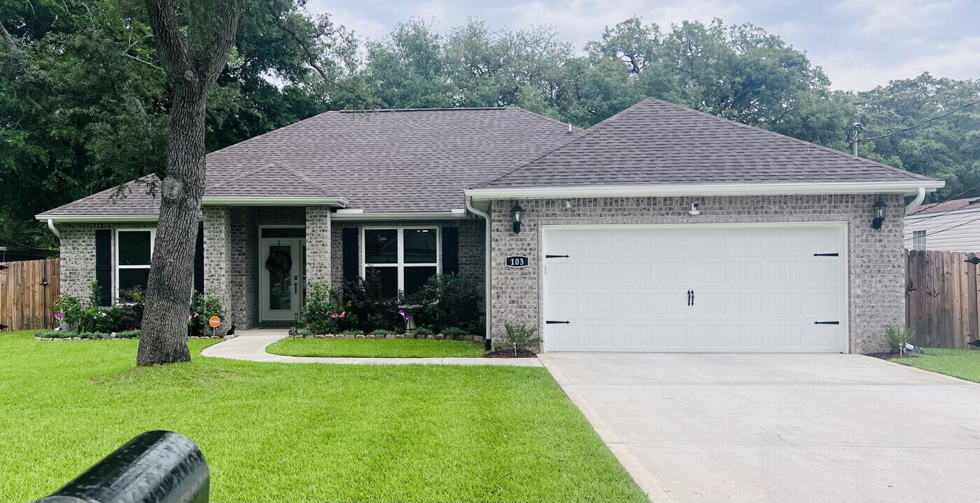 103 Short St in Fort Walton Beach, FL - Building Photo