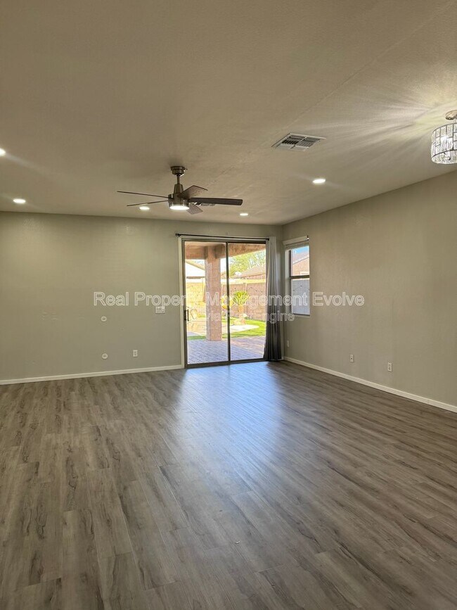 5814 W Alice Ave in Glendale, AZ - Building Photo - Building Photo