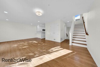 734 Chestnut St in San Carlos, CA - Building Photo - Building Photo