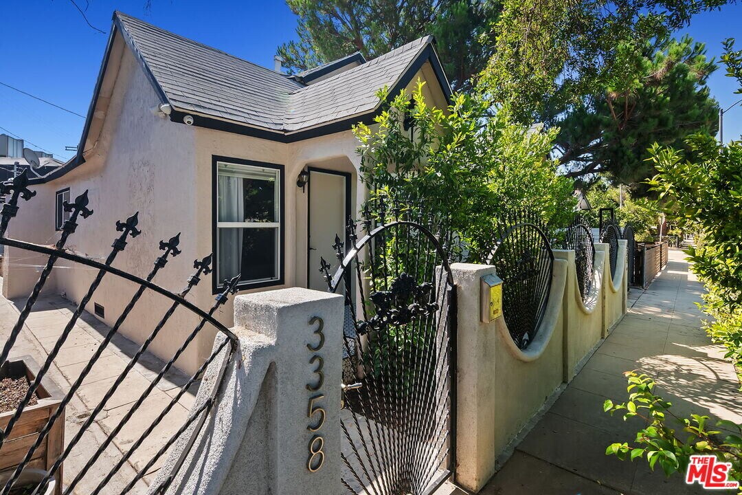 3358 Silver Lake Blvd in Los Angeles, CA - Building Photo