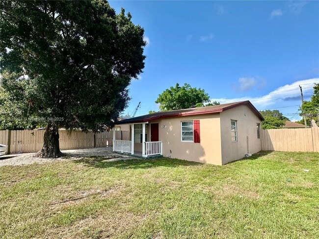 820 NW 4th Ave in Fort Lauderdale, FL - Building Photo - Building Photo