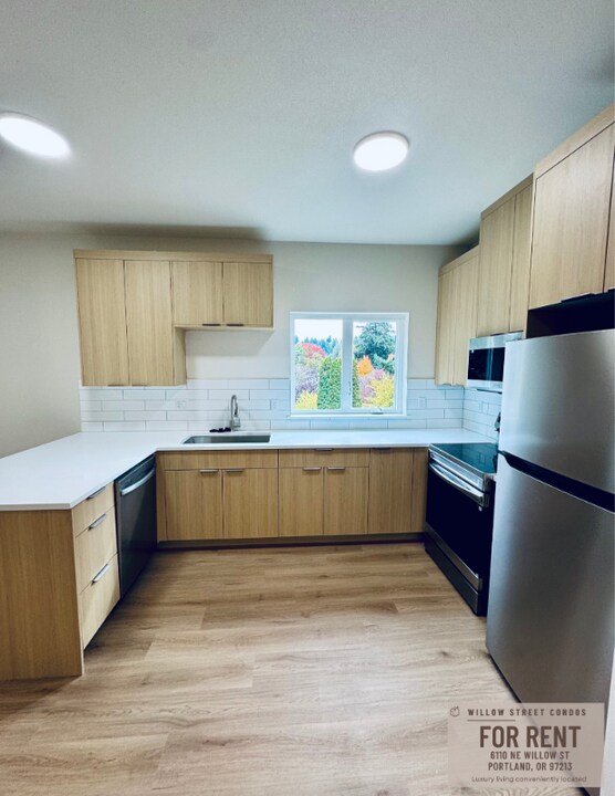 6110 NE Willow St in Portland, OR - Foto de edificio